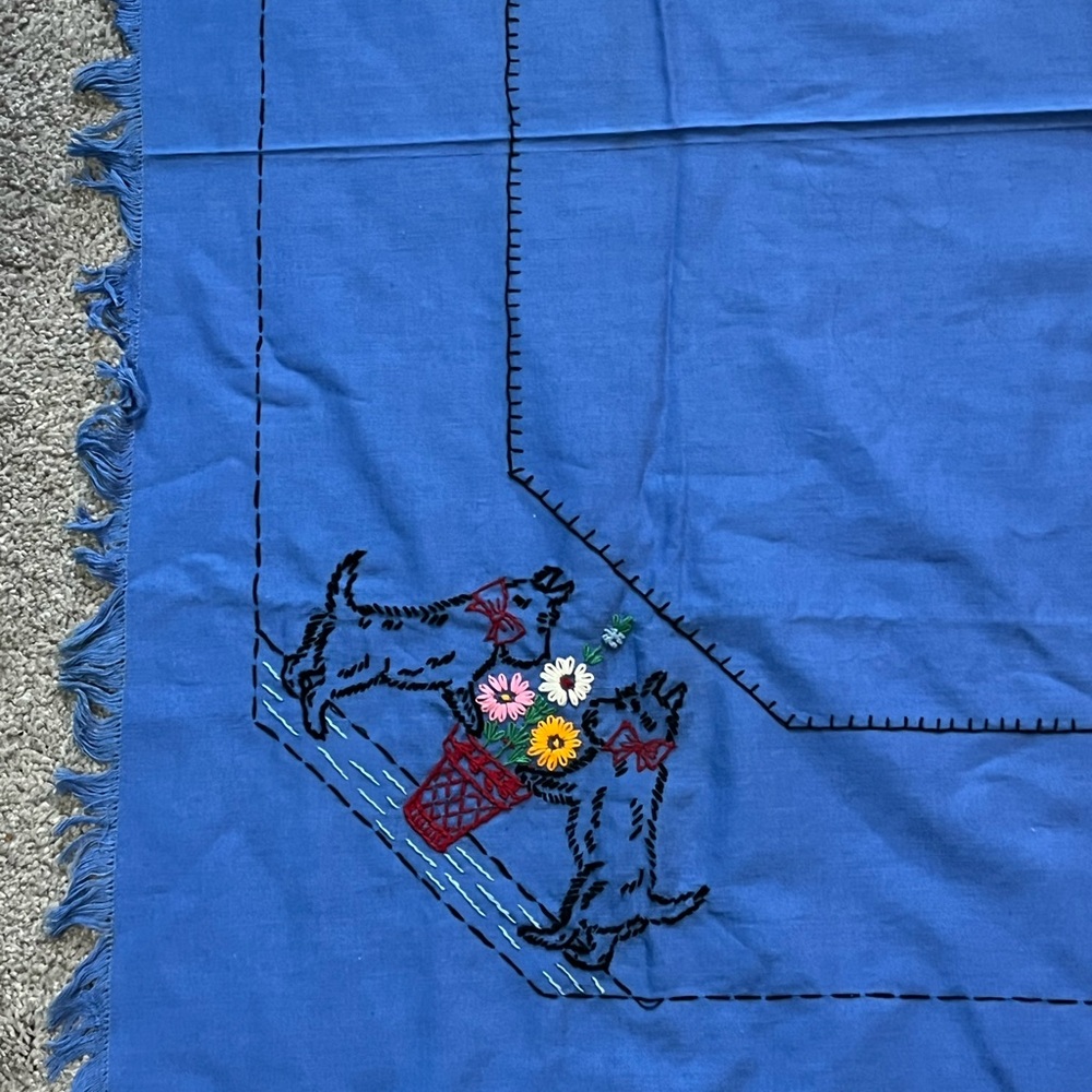Vintage Scottie Dog Embroidered deep blue Tablecloth with Fringe 33” x 33”. EX - Picture 2 of 8